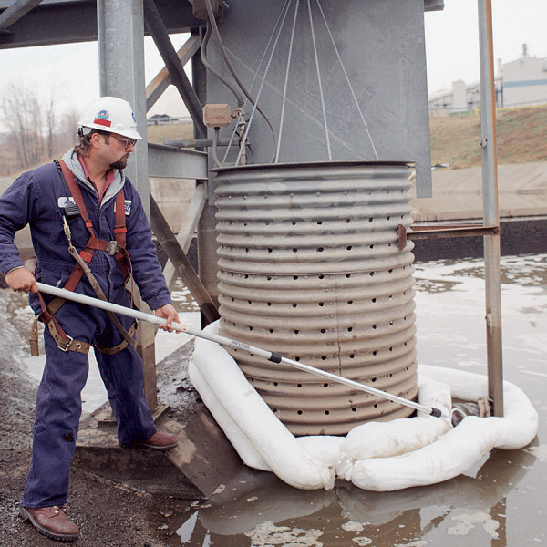 absorberende dammen voor olie op water